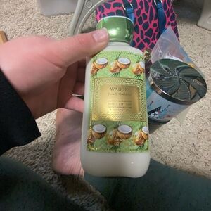 Bath & Body Works Waikiki Beach Coconut Lotion - Green and White
